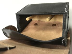 PISTOL REVOLVER AMMO BOX WITH WOODEN BLOCK- BLACK LEATHER
